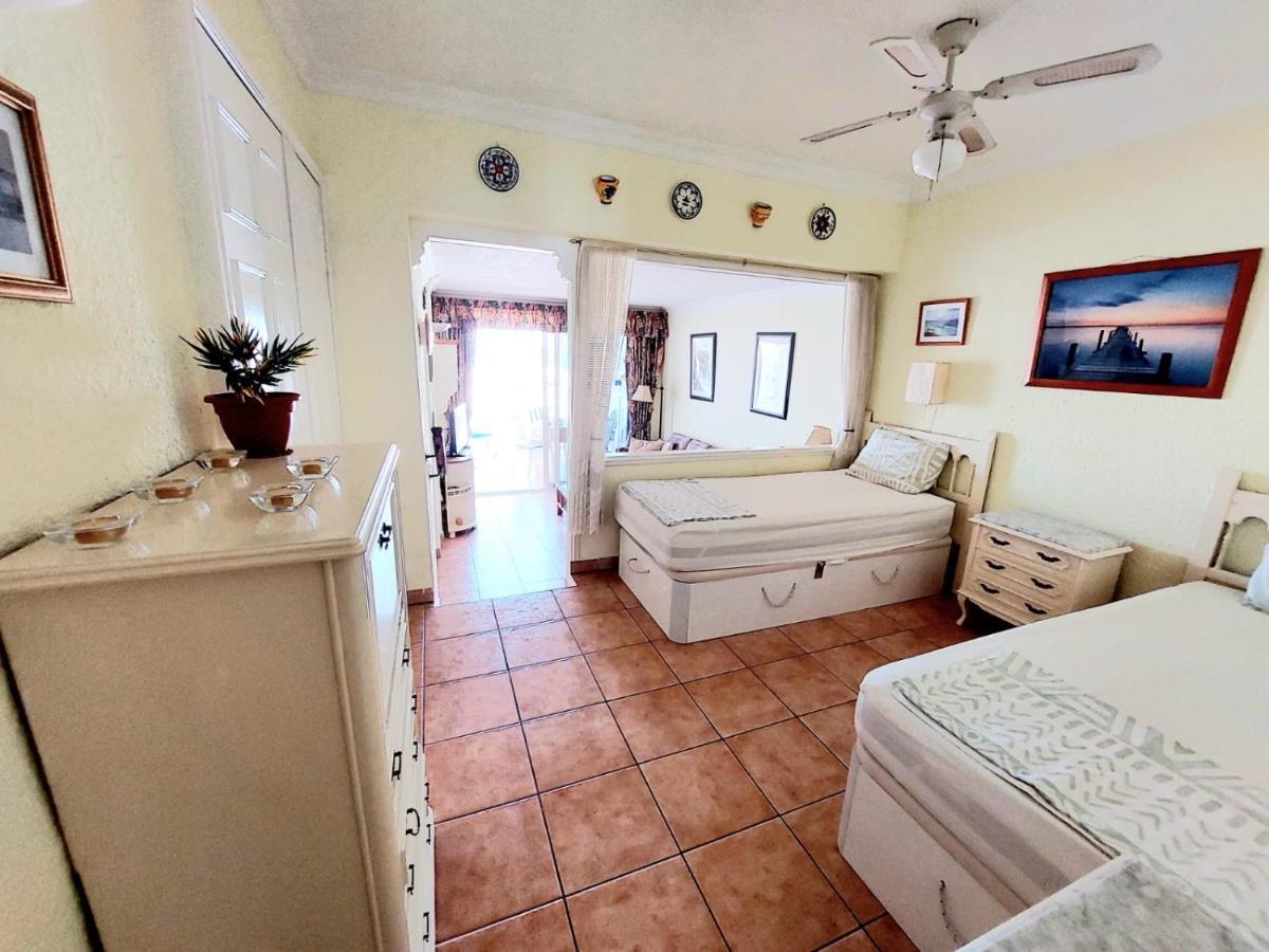 First Line Villa Floor Studio Apartment With Amazing Sea View Air Conditioned Just 50M From The Beach Costa Adeje  Exterior photo