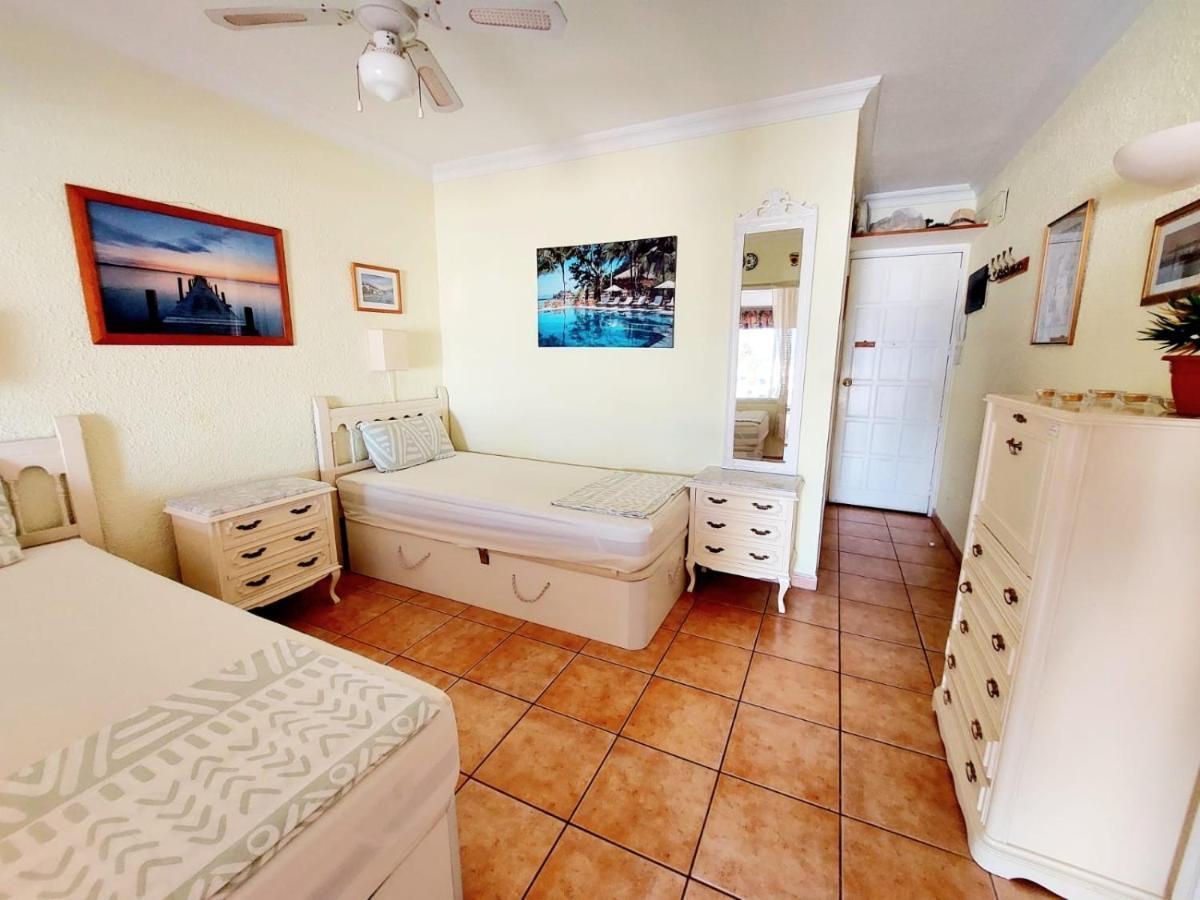 First Line Villa Floor Studio Apartment With Amazing Sea View Air Conditioned Just 50M From The Beach Costa Adeje  Exterior photo